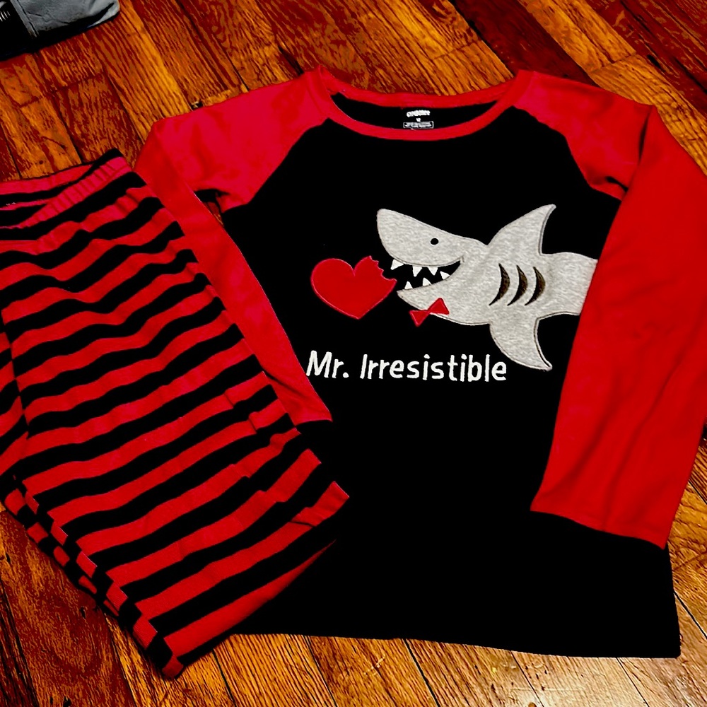 Gymboree “ Mr. irresistible” Valentine’s Day Pj set size 12. 2 available.